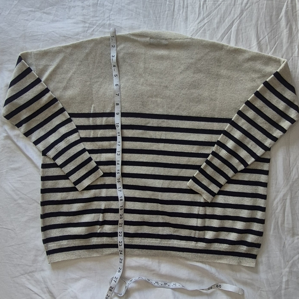 Women Striped V-Neck Sweater - Picture 4 of 6